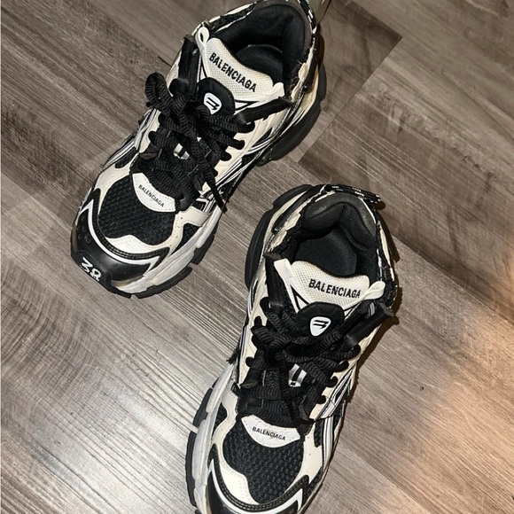 Balenciaga Runner - Picture 7 of 12